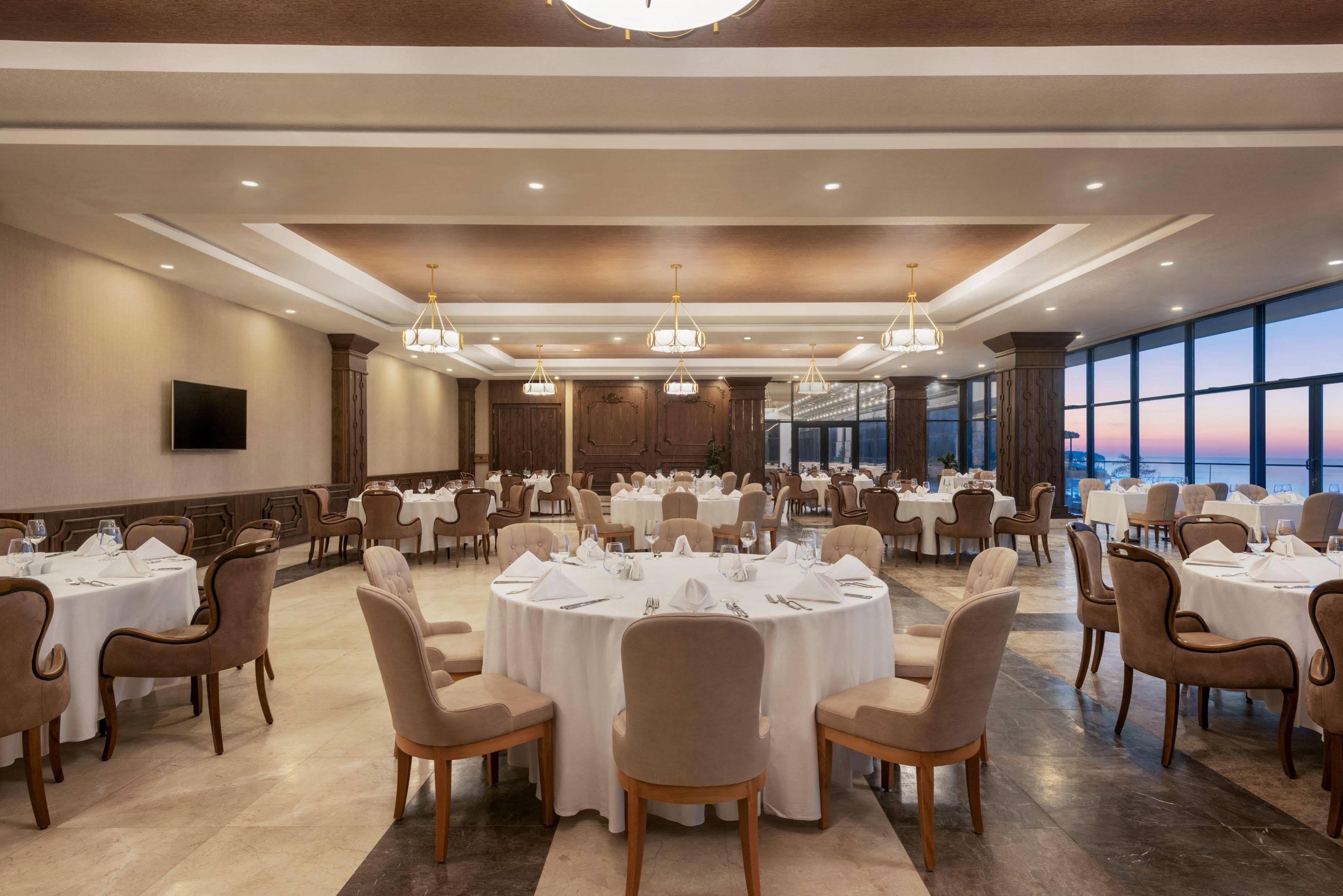 Ramada Resort By Wyndham Unye Exterior photo