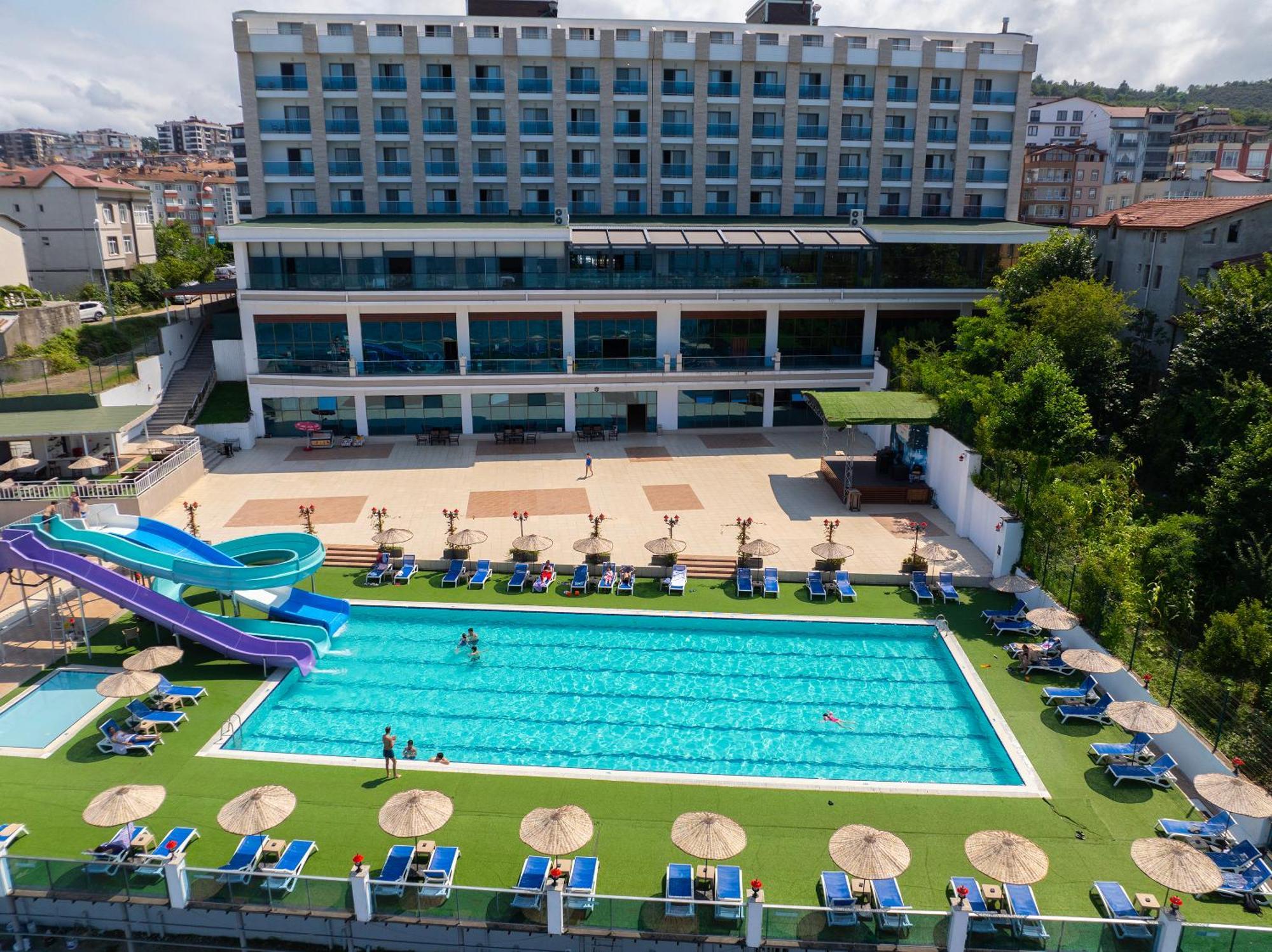 Ramada Resort By Wyndham Unye Exterior photo